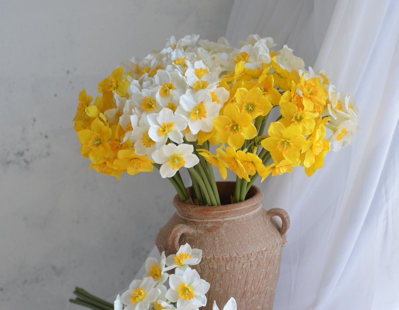6 Stems Faux Daffodils Bouquet in White Yellow, Artificial Daffodils Bunch, Fake Spring Plant Stem, DIY Wedding/Home Decoration | Gifts image 4
