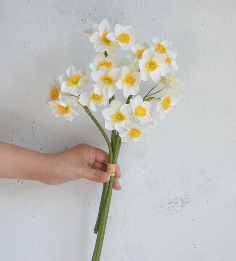 6 Stems Faux Daffodils Bouquet in White Yellow, Artificial Daffodils Bunch, Fake Spring Plant Stem, DIY Wedding/Home Decoration | Gifts White