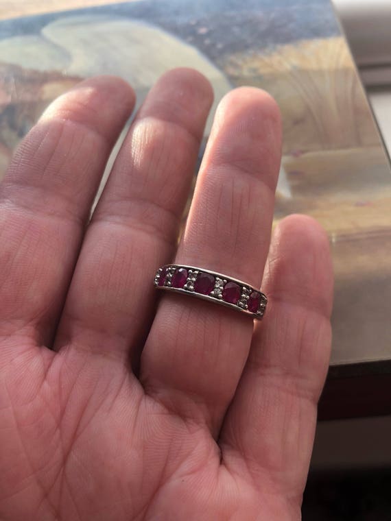 Beautiful Vintage Ruby Ring - image 3