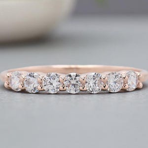 2.50 MM Sieben Moissanit Diamant Ehering halbe Ewigkeit Minimalist Ring Stapeln zierlich Silber / 10K / 14K / 18K Gold Band KD897