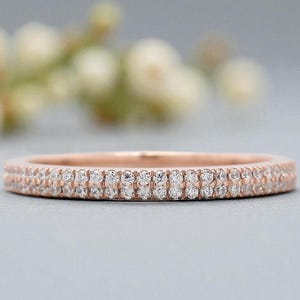 Runder Diamant-Hochzeitsring Silber / 10K / 14K / 18K Band Halbe Ewigkeit Minimalist Stapeln zierlich passender Jahrestag Ring Geschenk für sie KD888