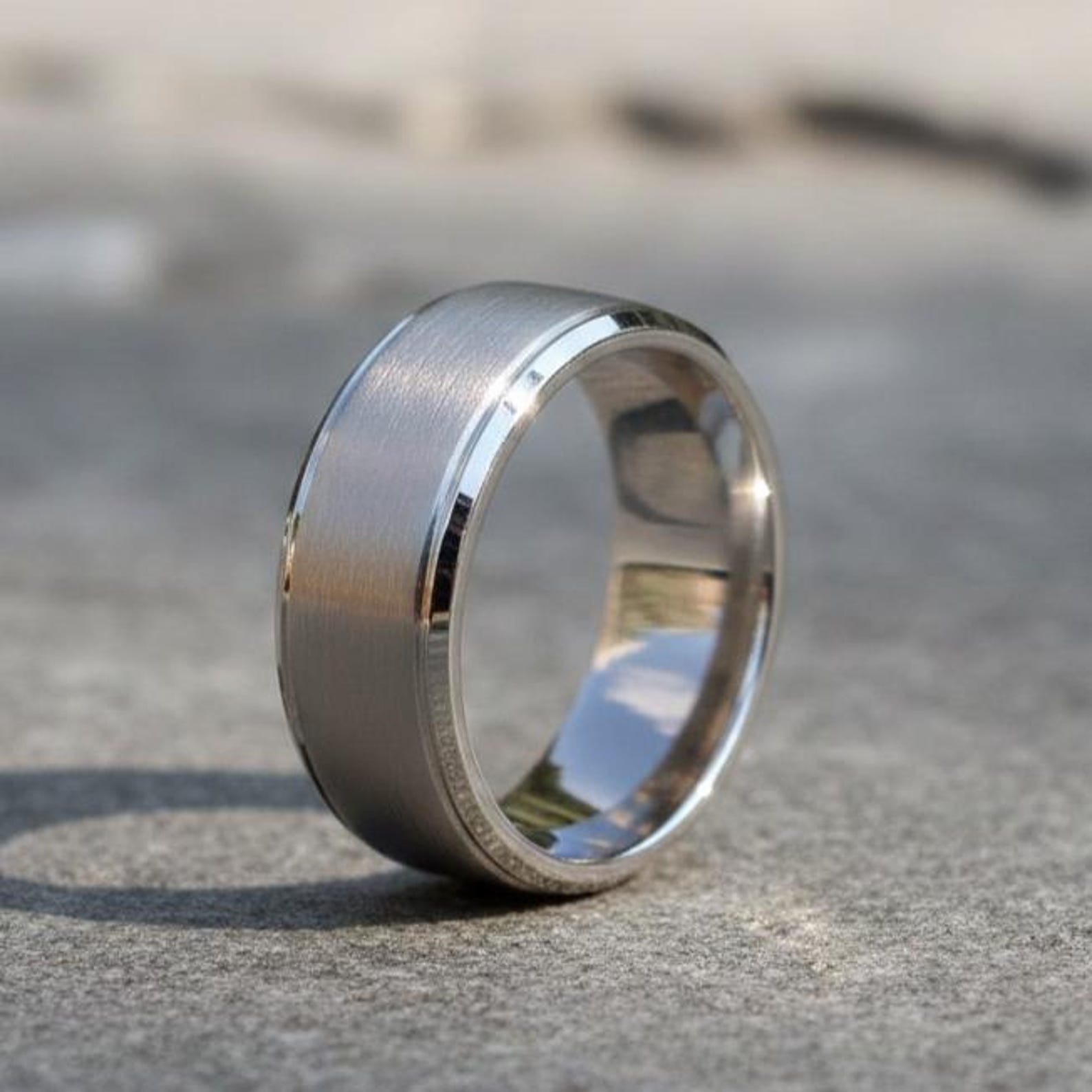 Men's white gold wedding band