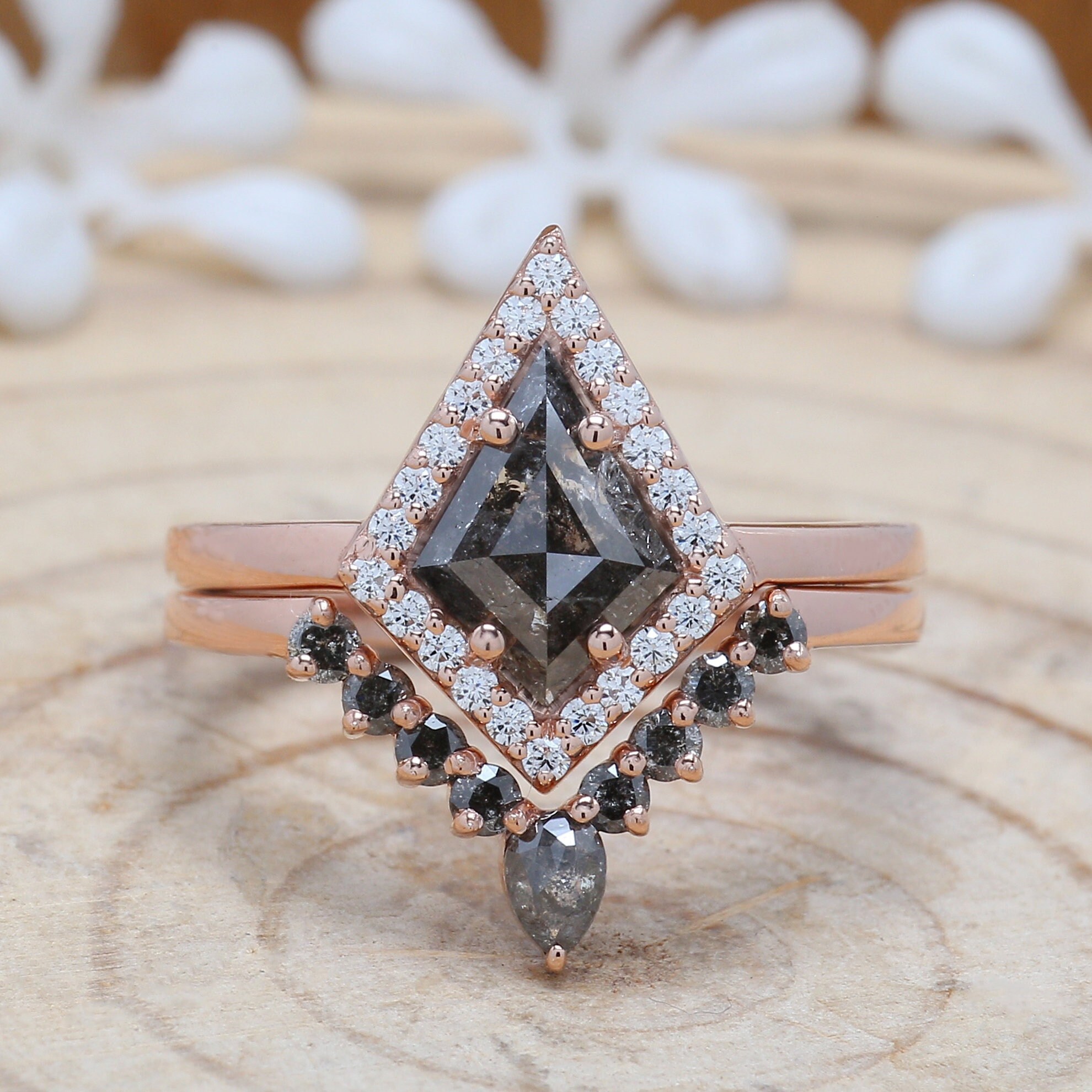 Can you add diamonds to a ring