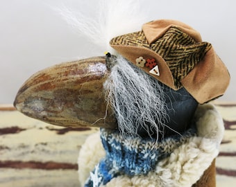 Handgefertigte Rabenpuppe: Pilot Crow Textilskulptur, skurriles Wohndekor