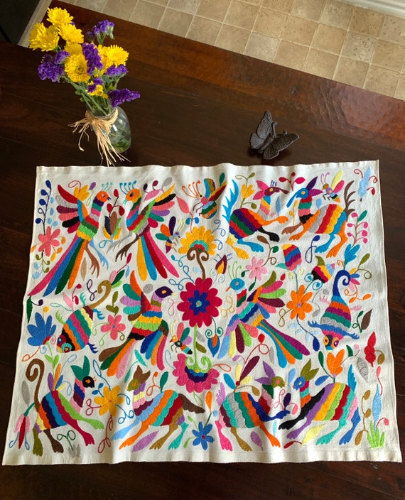 Hand Embroidered Otomi Tapestry / Table Runner "Florecita Roja"