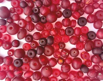 100 vintage glass red bead mix. Measuring 4mm-10mm