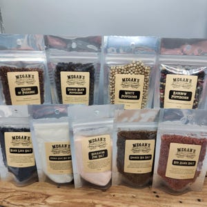 Gourmet Salt & Pepper Set – Smoked Peppercorns, Artisan Sea Salts and Grains of Paradise – Culinary Gift