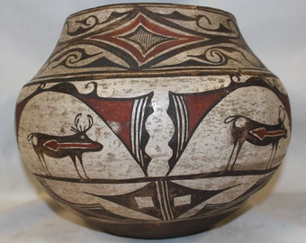 Zuni : Very Nice 1890's Zuni Storage Polychrome Jar #320