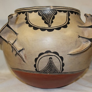 Lizard Pottery : Extraordinary Very Large Cochiti Lizard Pot, By Stephanita Herrera #326