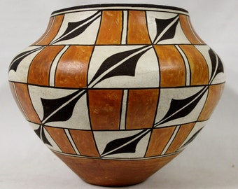 Historic Acoma Polychrome Pottery Olla, by Lolita Concho, #767