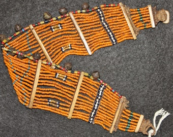 ガラスビーズと真鍮のナガ族のネックレス、ナガランド州、インド