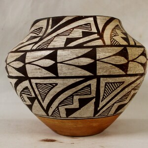 Vintage Pottery : Vintage Acoma Polychhrome Pottery 46 image 2
