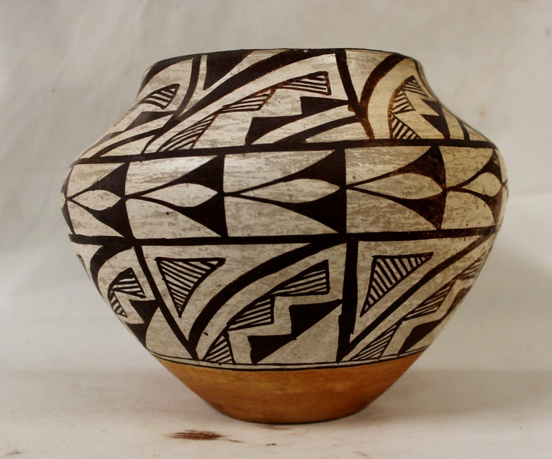 Vintage Pottery : Vintage Acoma Polychhrome Pottery 46 image 2