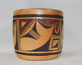 Hopi Pottery : Unusual Shaped Vintage Hopi Pottery Bowl #281 a.