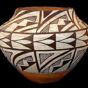 Vintage Pottery : Vintage Acoma Polychhrome Pottery 46 image 1