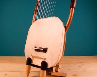 Lyre of Olympus (11 or 13 strings) – ancient Greek lyre