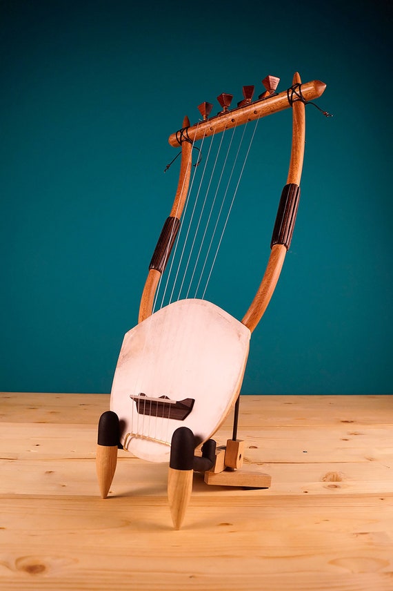 The liar instrument deals