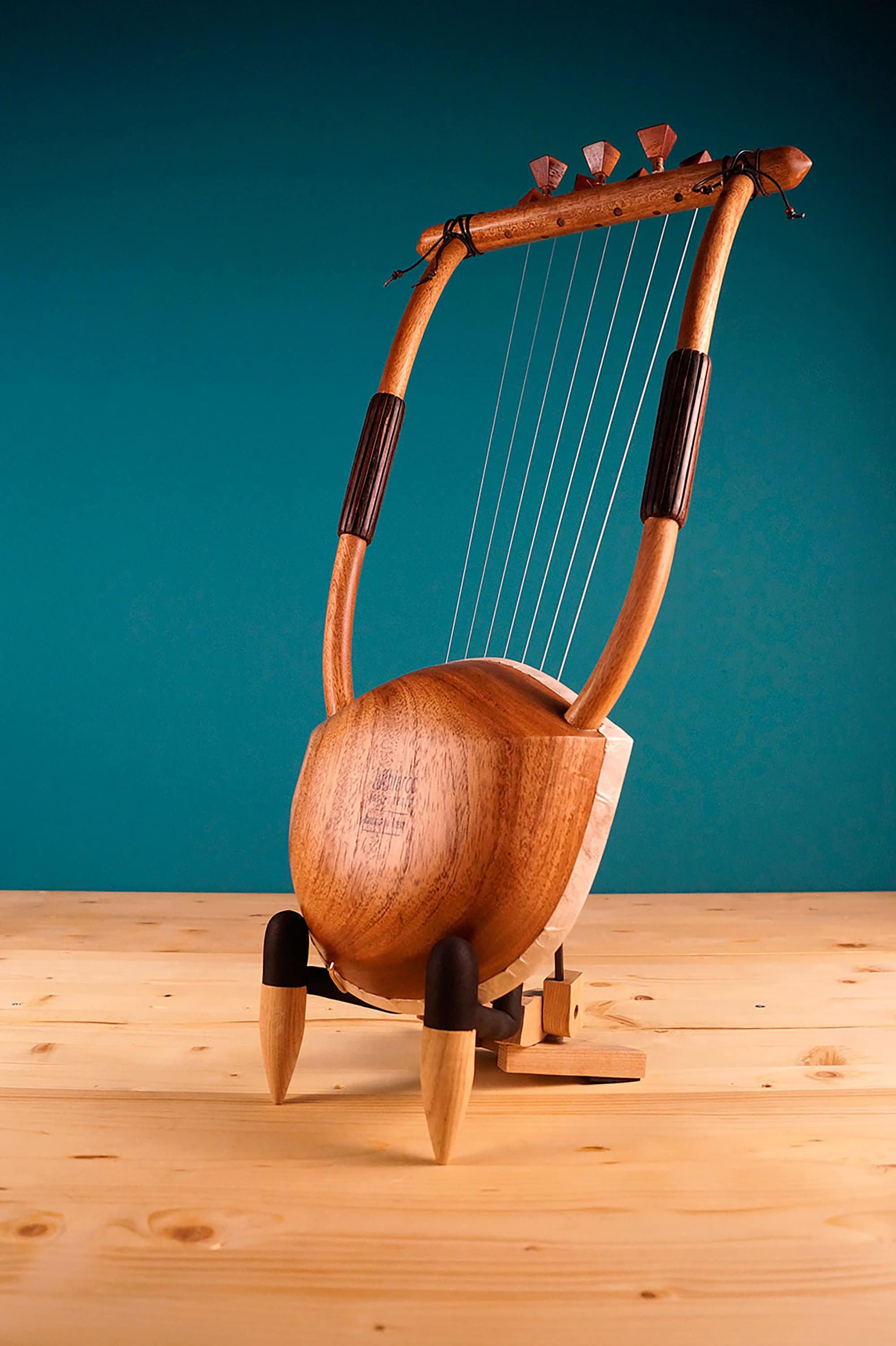 The Lyre of Aphrodite Ancient Greek Chelys Lyre 7 Strings Top