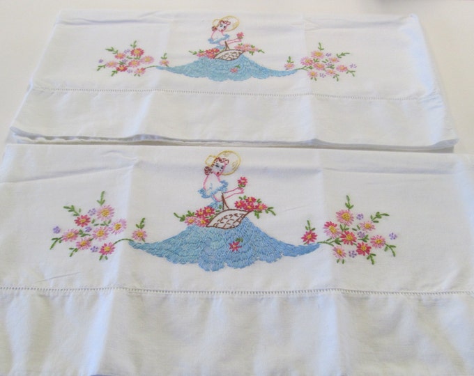 Vintage Embroidered Pillow Cases Set of Two. Features a Etsy
