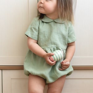 Tutina in lino per neonati, tuta in lino, colletto alla Peter Pan, tutina in lino per bambini piccoli, colletto bianco, tutina per compleanno, vestiti per neonate, tutina prendisole per neonati