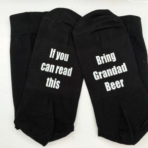 If you can read this dad is resting his eyes, if you can read this bring daddy beer, christmas novelty socks, if you can read this socks image 7