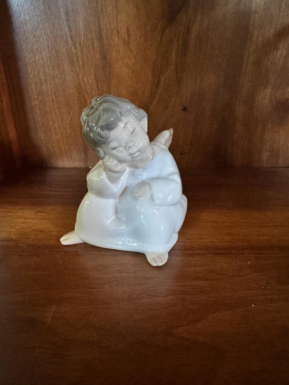 Lladro 4539 Vintage Sitting Cherub