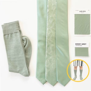 Similar to David's Bridal DUSTY SAGE Birdy Grey CHIFFON Sage Green Mens/Kids Ring Bearer /Groomsmen Socks & NeckTie for Beach Wedding imagem 1