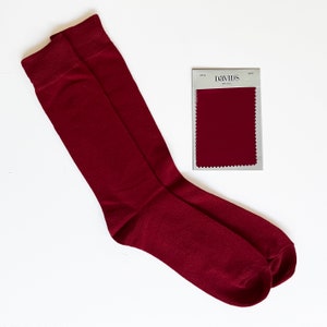 Similar to David&#39;s Bridal&#39;s APPLE Men&#39;s Socks For Groomsmen and Bridesmaid father in a Burgundy/ Dark Red Wedding