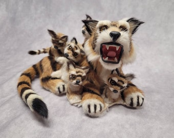 SUPERSALE-Vintage Bobblehead Tiger Cubs with Mom-Vintage Wildlife Decor-Kids Room Decor-Wildlife Mother Tiger and Kittens