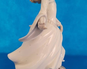 SALE-Vintage Lladro Cinderella #4828 - Lladro Collectible Retired Cinderella Figurine-Vintage Lladro Figurine Cinderella
