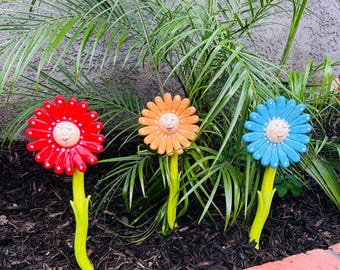 Stakes for Garden, Happy Flower Garden Stake - Garden Lover Gift - Garden Decor - Whimsical Garden - Plant Lover - Yard Decor - Unique Gift