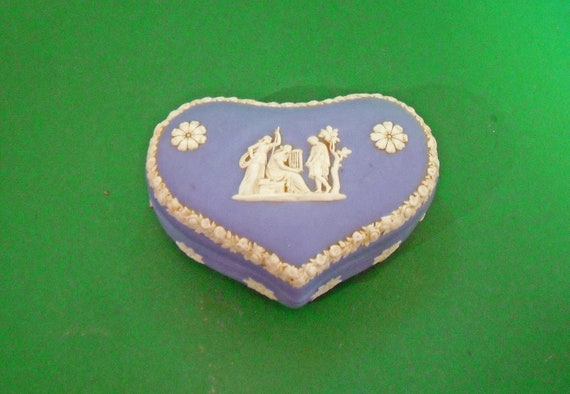 Vintage Heart-shaped Wedgwood ceramic lidded box, Jewelry Box, Trinket box