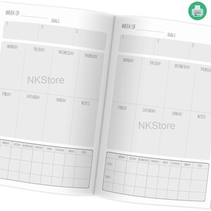 Puede incluir: Un planificador semanal en blanco y negro con secciones para objetivos, notas y tareas diarias. El planificador tiene un diseño simple con un diseño de cuadrícula.