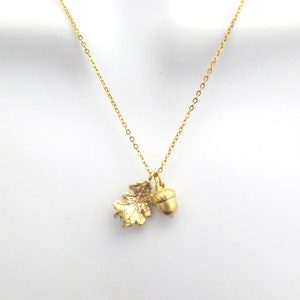 Eikel- en eikenbladketting, eikelketting, eikenbladketting, bosketting, cadeau voor verjaardag, cadeau voor vriendin, cadeau voor moeder