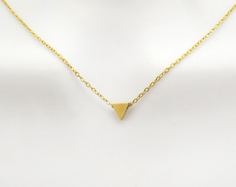 Collar triangular, Collar triangular pequeño, Collar minimalista, Collar geométrico, Collar delicado, Collar moderno, Regalo para ella