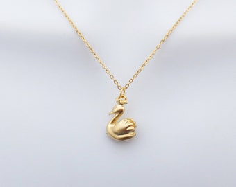 Swan necklace, Bird necklace, Animal necklace, Gold necklace, Birthday jewelry, Gift jewelry, Animal jewelry, Friendship jewelry