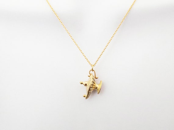 Gold genie hotsell lamp necklace