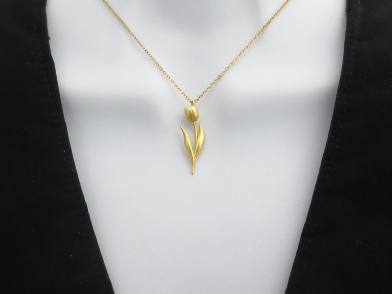 Tulip necklace, Flower necklace, Gold tulip necklace, Gift for mom, Gift for teacher, Gift for her, Gift for graduation, Gift for survival image 3