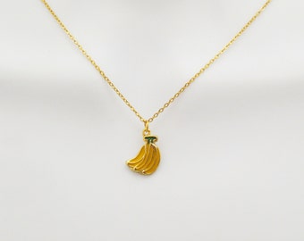 Collier banane, bijoux banane, collier de fruits, breloque banane, pendentif banane, collier singe, bijoux fruits, collier de breloques, collier nourriture, banane