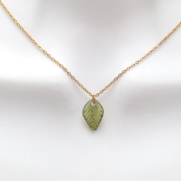 Tiny green leaf necklace, Leaf pendant necklace, Gold gift, Silver gift, Rose gold gift, Gold jewelry, Silver jewelry, Rose gold jewelry