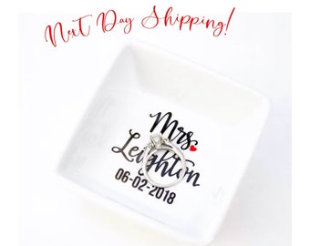 Engagement Ring Dish Gift for Her Bride to Be - Personalized Gift Jewelry Organizer