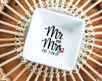 Ring Dish | Engagement Ring Dish | Mr and Mrs Bridal shower gift | Ring holder | Custom Engagement Ring Holder | Jewelry dish
