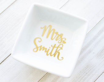 Gold Ring Dish, Personalized Engagement Ring Dish for Bride to Be - Gold lettering, Ring Holder, Engagement Gift, Wedding Gift, Gift for her