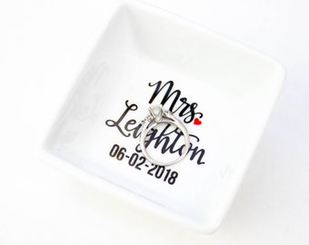 Ring Dish Personalized, Engagement Gift, Ring Holder, Bride To Be, Bridal Shower, Future Mrs Gift, Jewelry Dish, Engagement Ring Dish