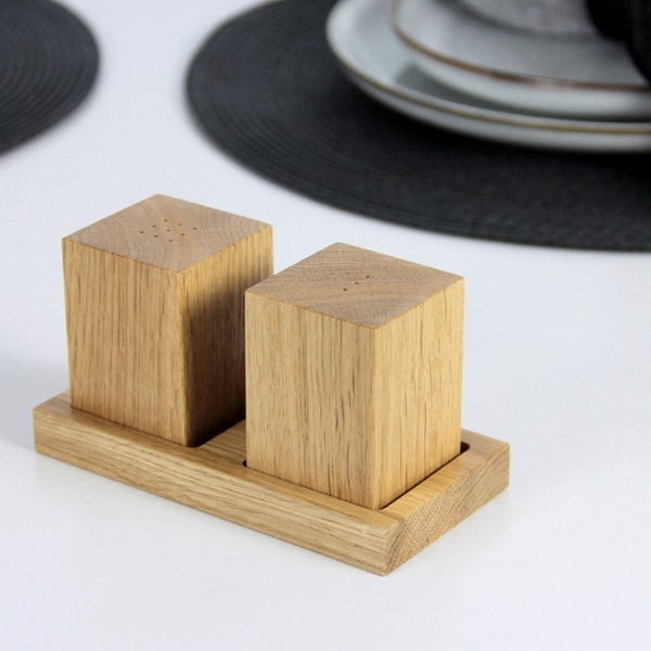 Wood salt and pepper shakers Salt & pepper set. Spice shaker set Rustic kitchen decor.