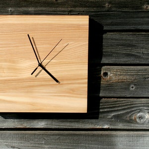 Minimalist wall clock. Modern wood clock. Light wood wall Hanging. Trendy home decor wall clock 24 cm (9.4 inch)