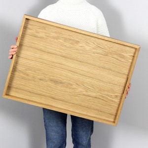 Großes Holztablett mit Griffen. Ottoman Kaffeetisch Dekor