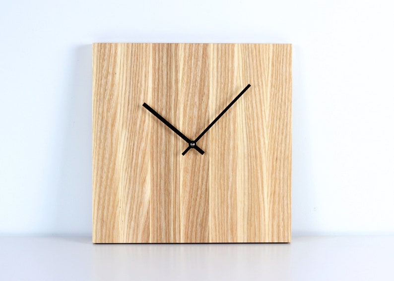 Minimalist wall clock. Modern wood clock. Light wood wall Hanging. Trendy home decor wall clock 29 cm (11.4 inch)