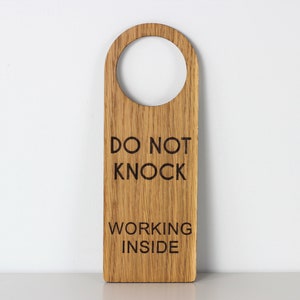 Türschild aus Holz. Bitte nicht stören Türknopf Zimmerschild.