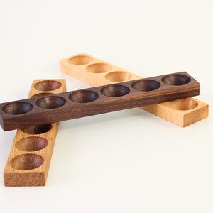 Wooden egg holder. Wood egg storage Wooden egg tray Countertop egg holder. zdjęcie 9